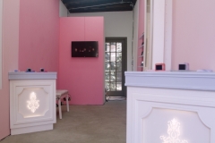 Installation view, "Hand Held"